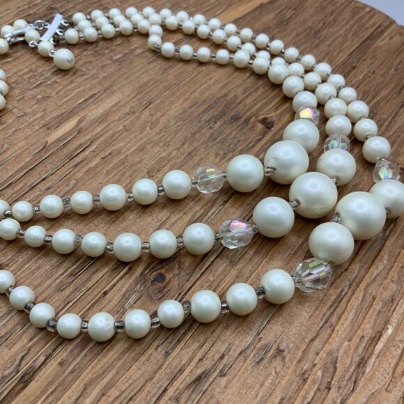 Japan Vintage Triple Strands White Beaded Silver Tone Hook Clasp Necklace - Picture 5 of 6